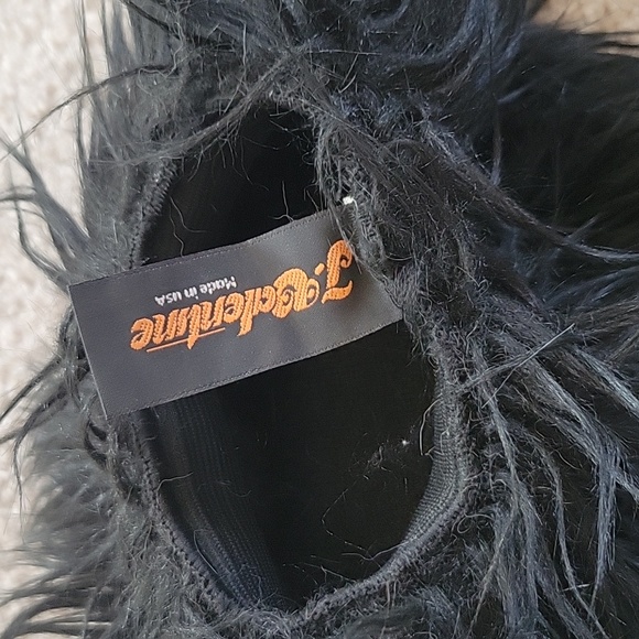 Furry legwarmers - Picture 2 of 2